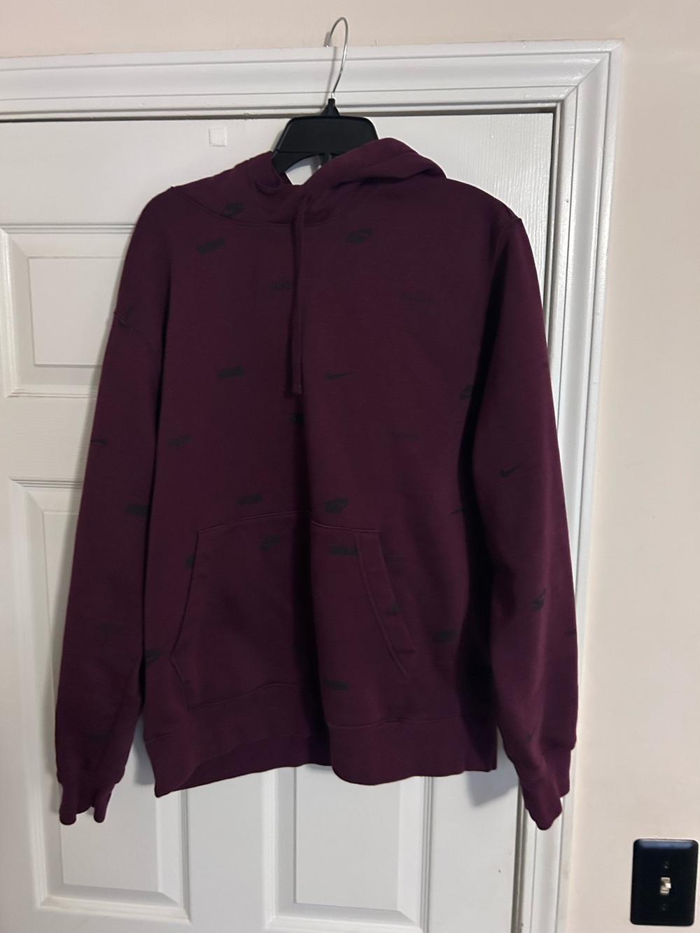 Nike Men's Maroon Pullover Hoodie
